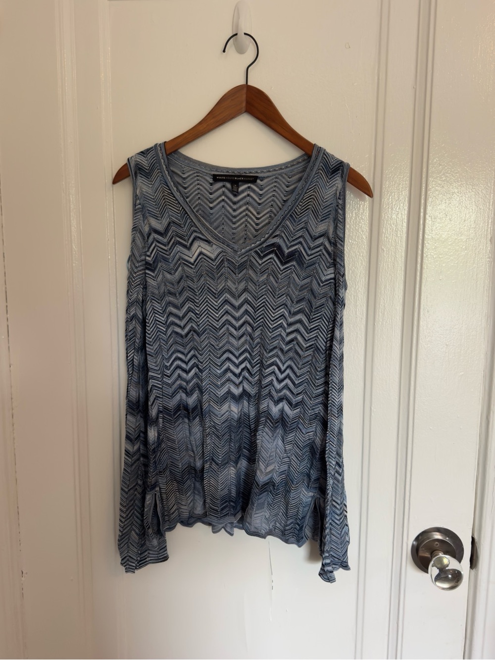 White House Black Market S Chevron Cold Shoulder Knit Top Blue Gray WHBM